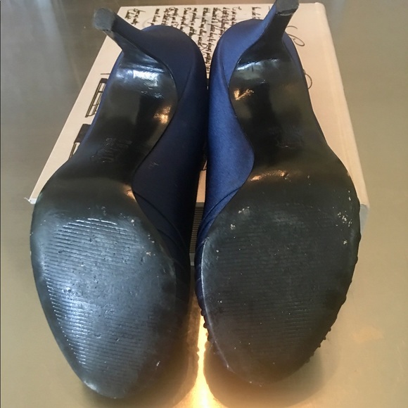 Navy Size 8.5 - Picture 6 of 8